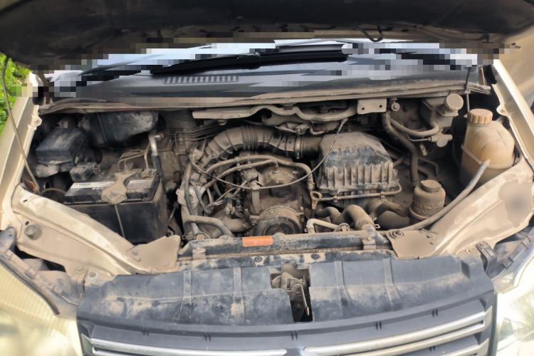Used FORTHING Lingzhi 2017 M3L 1.6L 7-Seater Comfort Model Engine Bay