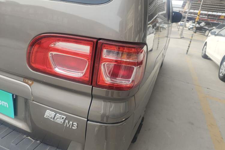 Used FORTHING Lingzhi 2017 Facelifted M3L 1.6L 7-Seater Standard Version Exterior 3