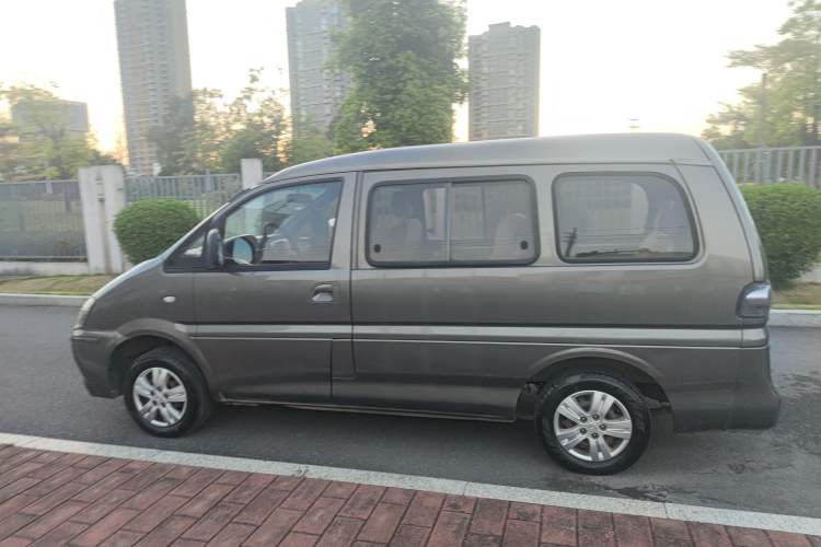 Used FORTHING Lingzhi 2017 V3 1.5L 7-seater Standard Model Exterior 5