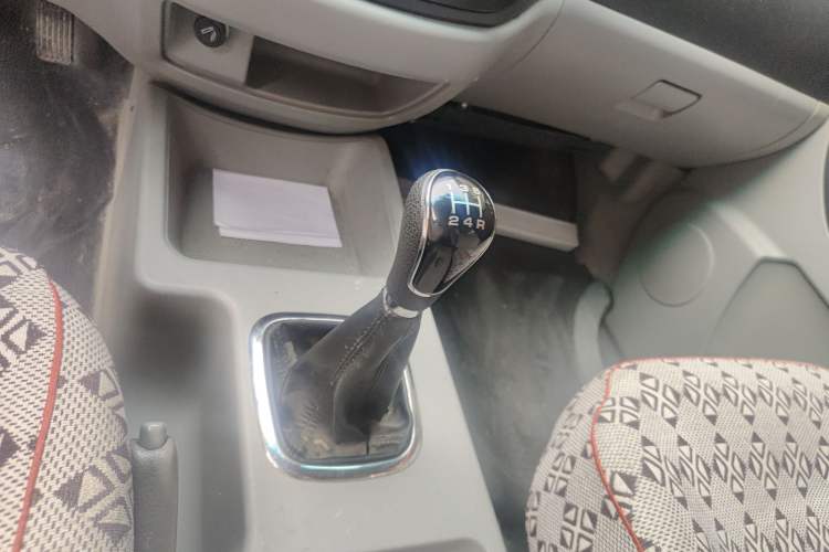 Used FORTHING Lingzhi 2017 Facelifted M3L 1.6L 7-Seater Standard Version Gear Lever