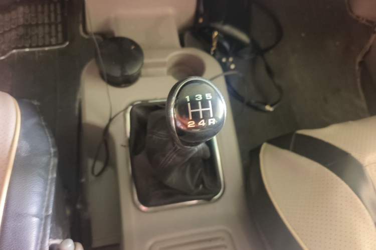 Used FORTHING Lingzhi 2017 Restyled M3L 1.6L 7-Seater Comfort Version Gear Lever