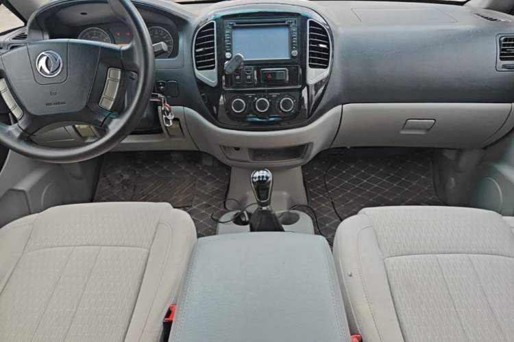 Used FORTHING Lingzhi 2017 M3L 1.6L 7-Seater Comfort Model Gear Lever