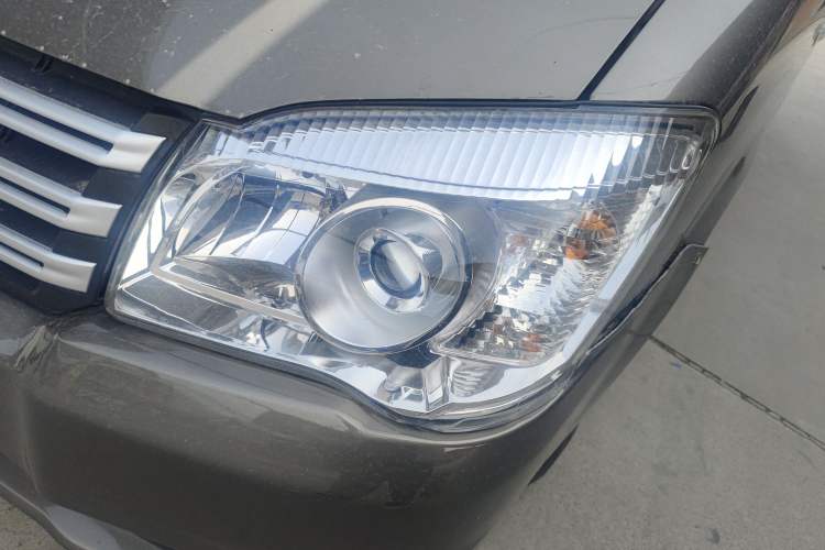 Used FORTHING Lingzhi 2017 Facelifted M3L 1.6L 7-Seater Standard Version Left Front Headlight