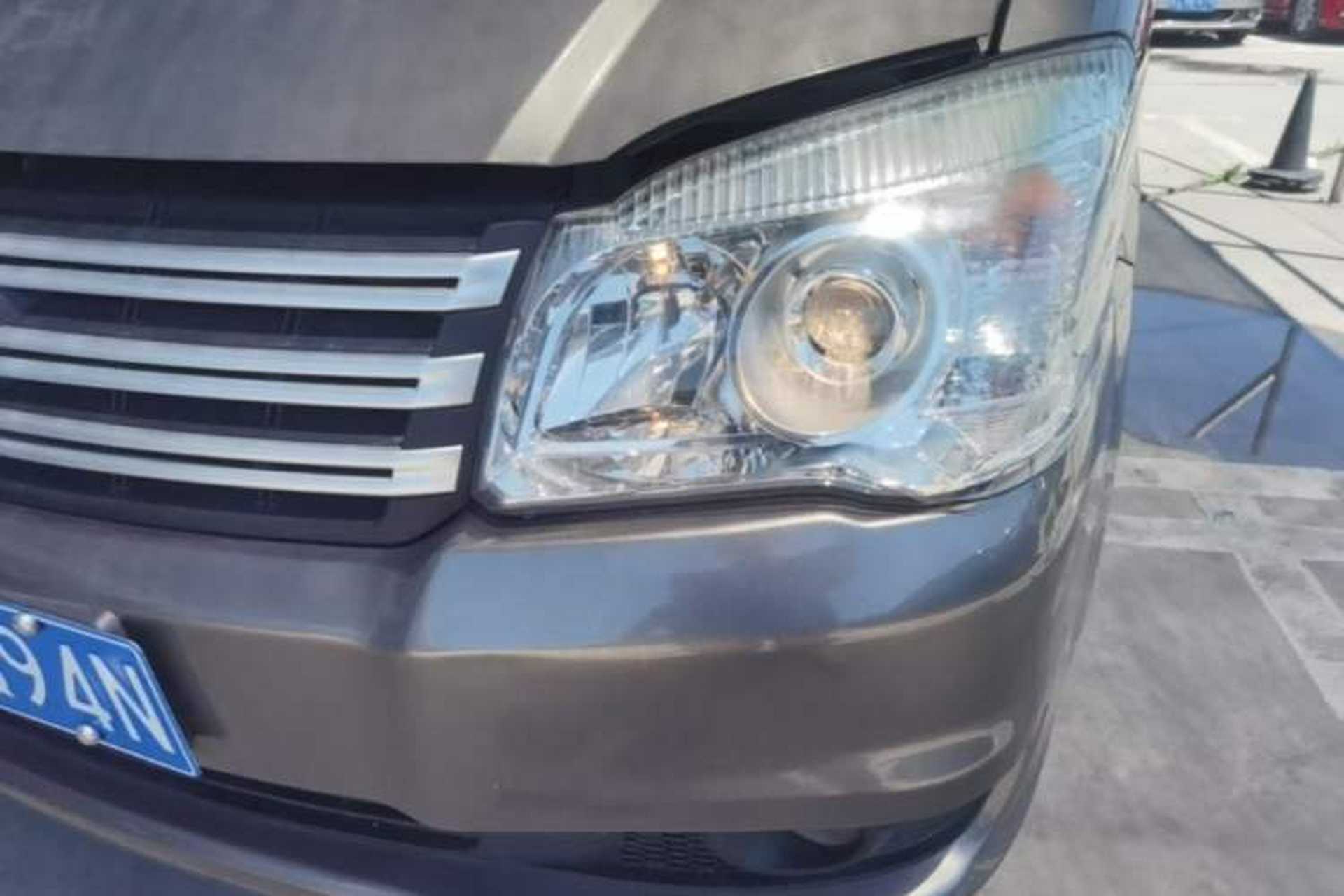 Used FORTHING Lingzhi 2017 Facelifted M3L 1.6L 7-Seater Standard Version Left Front Headlight