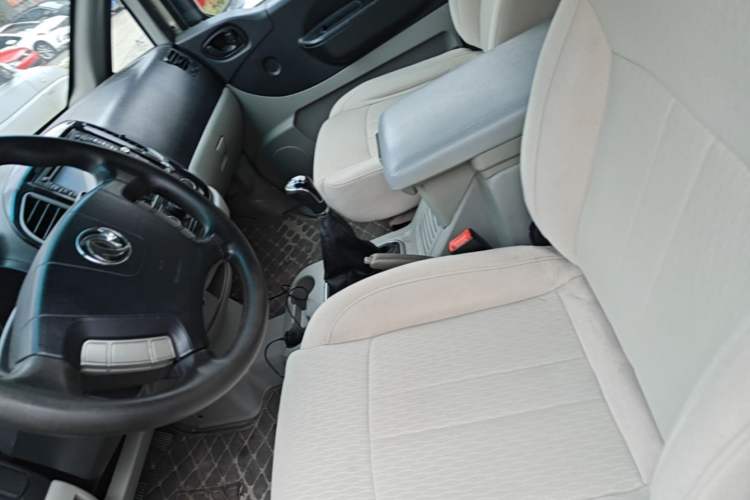 Used FORTHING Lingzhi 2017 M3L 1.6L 7-Seater Comfort Model Left Front Seat