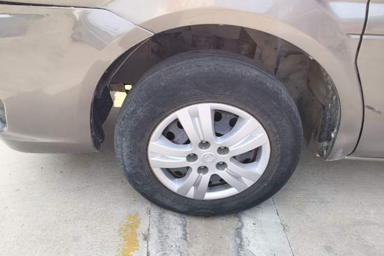 Used FORTHING Lingzhi 2017 Facelifted M3L 1.6L 7-Seater Standard Version Left Front Wheel Hub