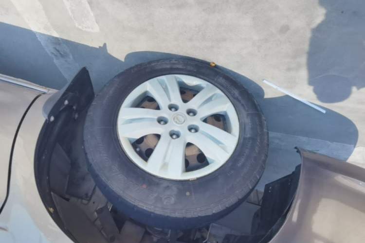 Used FORTHING Lingzhi 2017 Facelifted M3L 1.6L 7-Seater Standard Version Left Front Wheel Hub