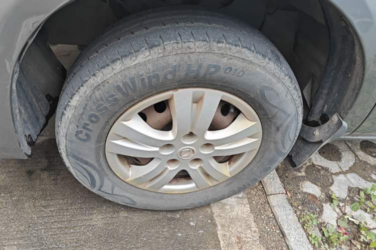 Used FORTHING Lingzhi 2017 M3L 1.6L 7-Seater Comfort Model Left Front Wheel Hub