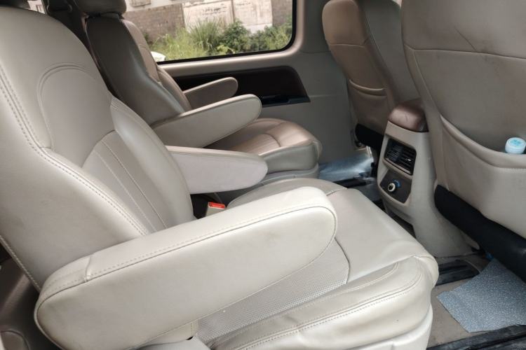 Used FORTHING Lingzhi 2017 M5L 1.6L 9-Seater Comfort Model Left Rear Seat