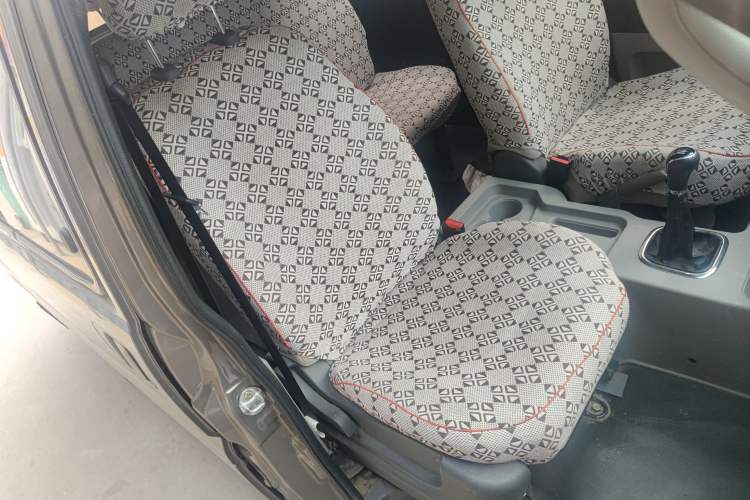Used FORTHING Lingzhi 2017 Facelifted M3L 1.6L 7-Seater Standard Version Right Front Seat