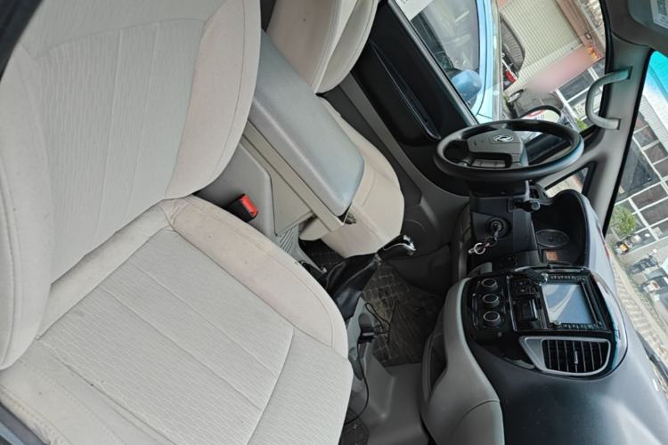 Used FORTHING Lingzhi 2017 M3L 1.6L 7-Seater Comfort Model Right Front Seat