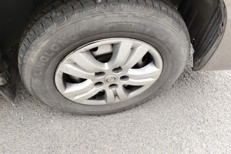 Used FORTHING Lingzhi 2017 M3L 1.6L 7-Seater Standard Model Right Front Wheel Hub