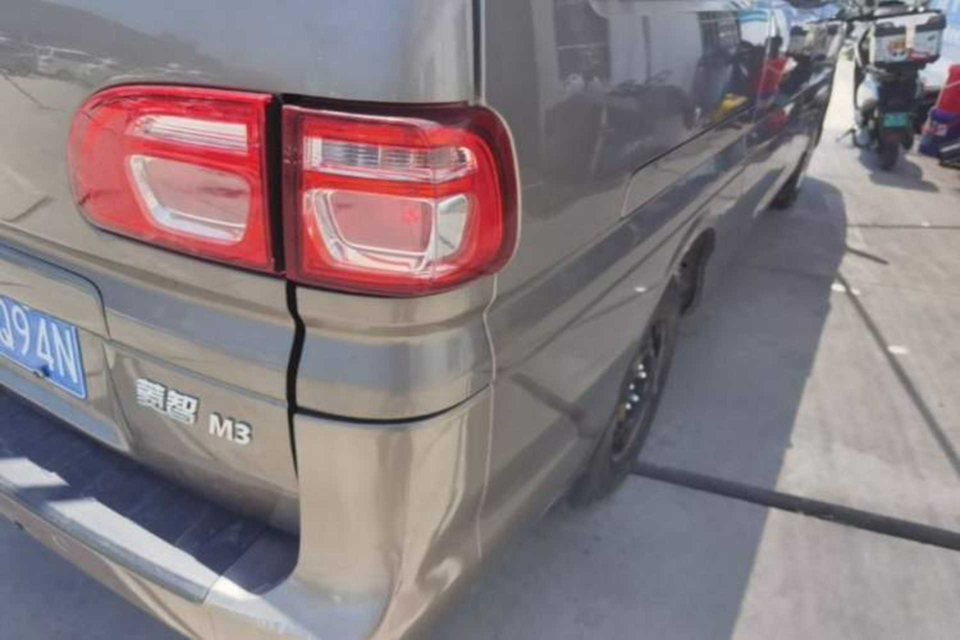 Used FORTHING Lingzhi 2017 Facelifted M3L 1.6L 7-Seater Standard Version Right Rear Taillight
