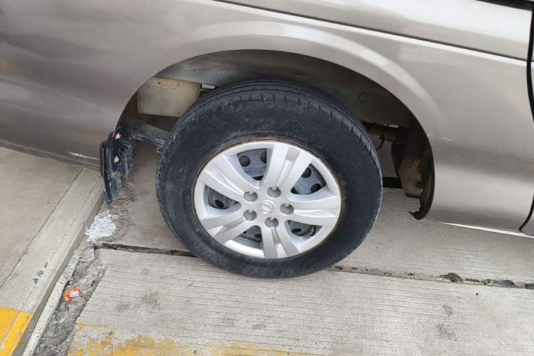 Used FORTHING Lingzhi 2017 Facelifted M3L 1.6L 7-Seater Standard Version Right Rear Wheel Hub