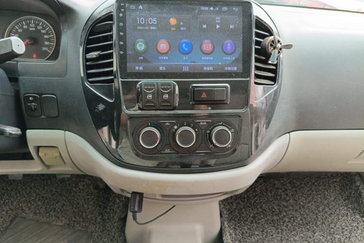 Used FORTHING Lingzhi 2017 Restyled M3L 1.6L 7-Seater Comfort Version Audio And AC Panel