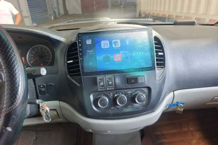 Used FORTHING Lingzhi 2017 M3L 1.6L 7-Seater Comfort Model Audio And AC Panel