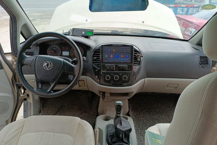 Used FORTHING Lingzhi 2017 Restyled M3L 1.6L 7-Seater Comfort Version Center Console