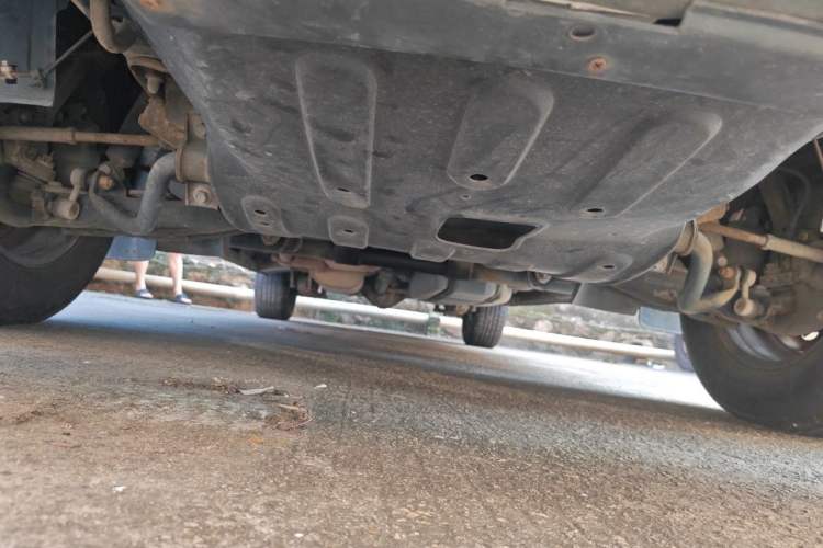 Used FORTHING Lingzhi 2017 M3L 2.0L 7-seater Standard Model Chassis Front