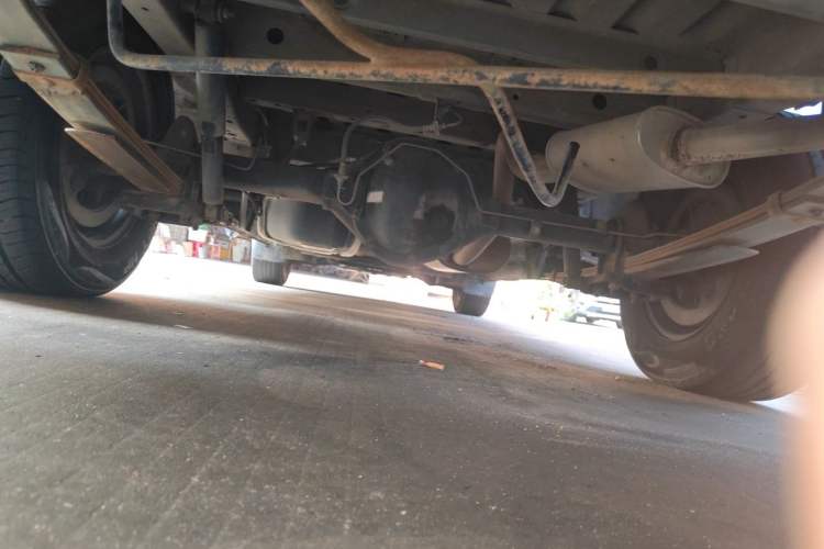 Used FORTHING Lingzhi 2017 M3L 2.0L 7-seater Standard Model Chassis Rear