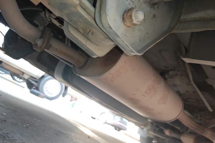 Used FORTHING Lingzhi 2017 M3L 2.0L 7-seater Standard Model Chassis Rear Right