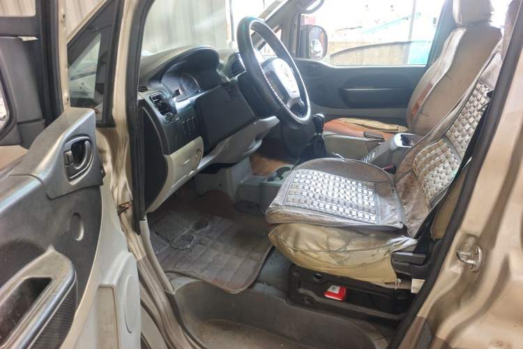 Used FORTHING Lingzhi 2017 M3L 1.6L 7-Seater Comfort Model Driver Seat
