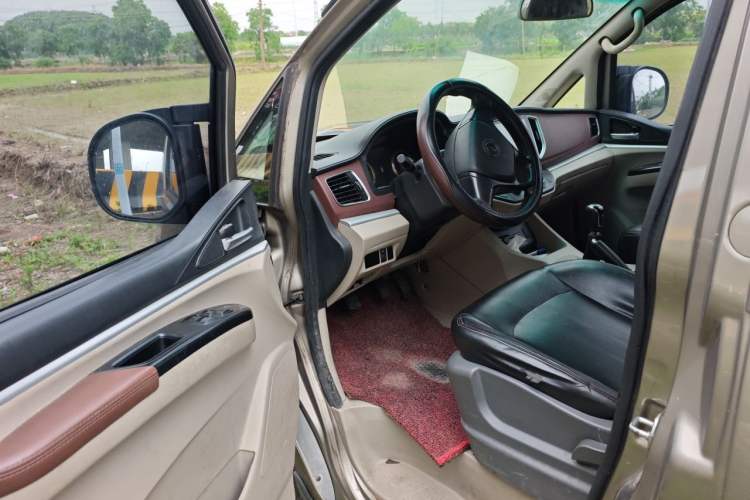 Used FORTHING Lingzhi 2017 M5L 1.6L 7-Seater Standard Model Driver Seat