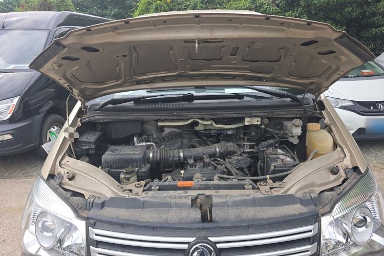 Used FORTHING Lingzhi 2017 M3L 1.6L 7-Seater Comfort Model Engine Bay