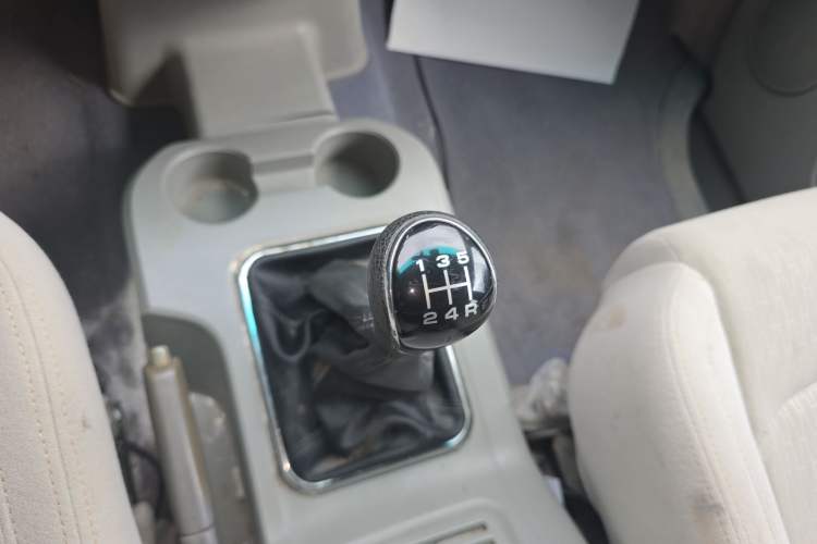 Used FORTHING Lingzhi 2017 M3L 1.6L 7-Seater Comfort Model Gear Lever