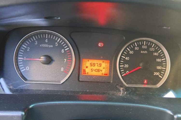 Used FORTHING Lingzhi 2017 M3L 1.6L 7-Seater Comfort Model Instrument Cluster