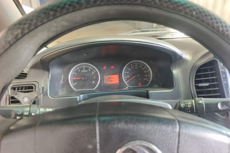 Used FORTHING Lingzhi 2017 M3L 1.6L 7-Seater Comfort Model Instrument Cluster