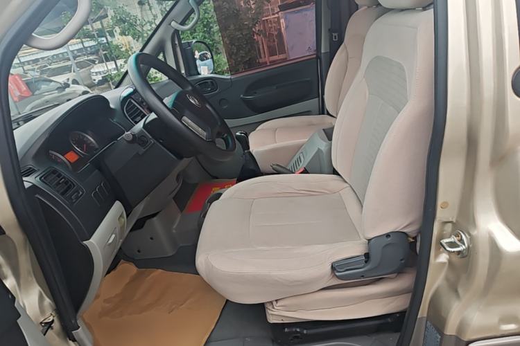 Used FORTHING Lingzhi 2017 M3L 1.6L 7-Seater Comfort Model Left Rear Seat