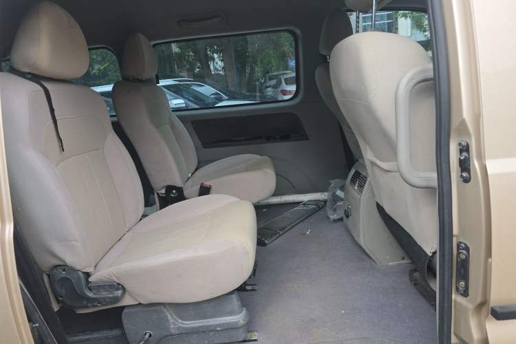 Used FORTHING Lingzhi 2017 M3L 1.6L 7-Seater Comfort Model Left Rear Seat