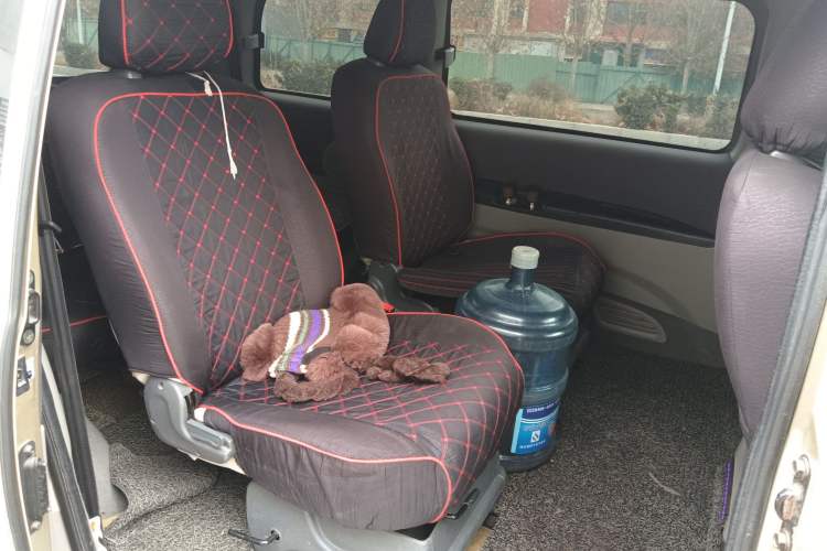 Used FORTHING Lingzhi 2017 V3 1.5L 7-Seater Comfort Model Left Rear Seat