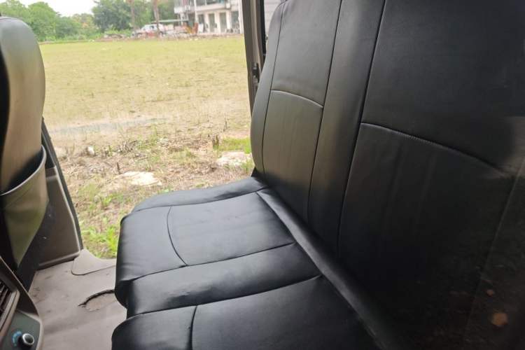 Used FORTHING Lingzhi 2017 M5L 1.6L 7-Seater Standard Model Left Rear Seat