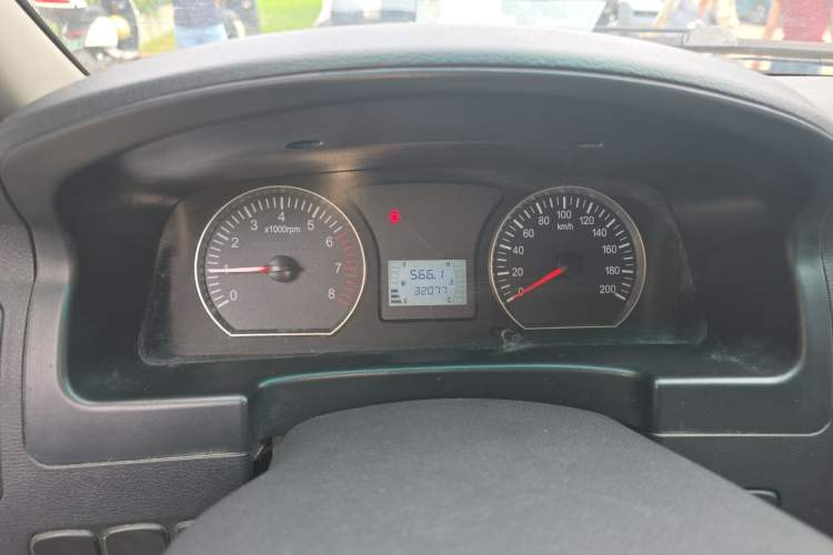 Used FORTHING Lingzhi 2017 M3L 1.6L 7-Seater Comfort Model Odometer Close Up