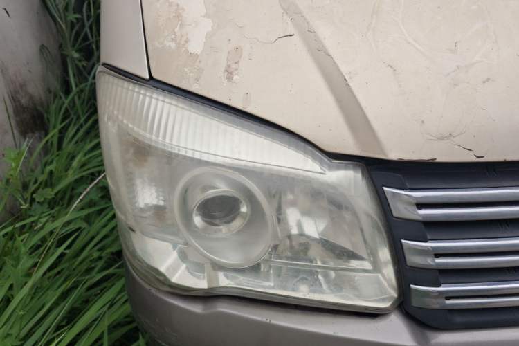 Used FORTHING Lingzhi 2017 Restyled M3L 1.6L 7-Seater Comfort Version Right Front Headlight