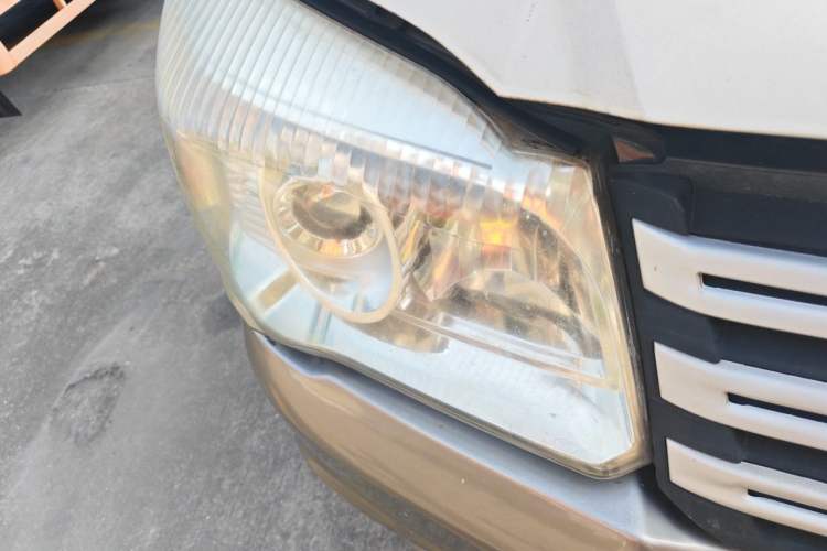 Used FORTHING Lingzhi 2017 M3L 2.0L 7-seater Standard Model Right Front Headlight