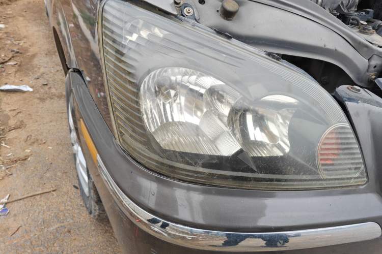 Used FORTHING Lingzhi 2017 V3 1.5L 5-Seater Special Offer Model Right Front Headlight