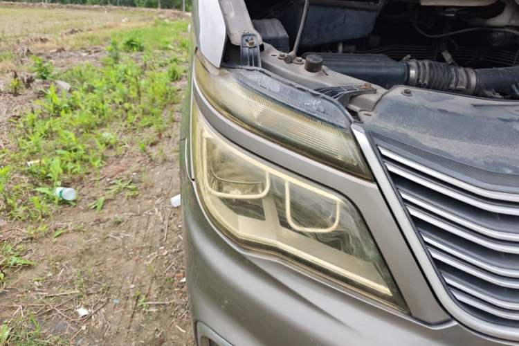 Used FORTHING Lingzhi 2017 M5L 1.6L 7-Seater Standard Model Right Front Headlight
