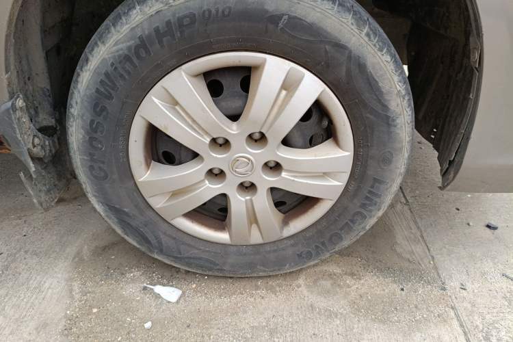 Used FORTHING Lingzhi 2017 Restyled M3L 1.6L 7-Seater Comfort Version Right Front Wheel Hub