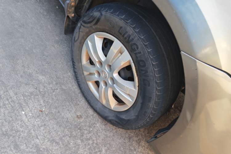 Used FORTHING Lingzhi 2017 M3L 2.0L 7-seater Standard Model Right Front Wheel Hub