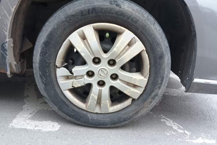 Used FORTHING Lingzhi 2017 V3 1.5L 7-Seater Comfort Model Right Front Wheel Hub