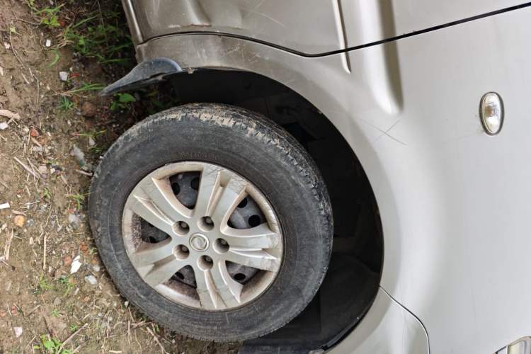 Used FORTHING Lingzhi 2017 M5L 1.6L 7-Seater Standard Model Right Front Wheel Hub