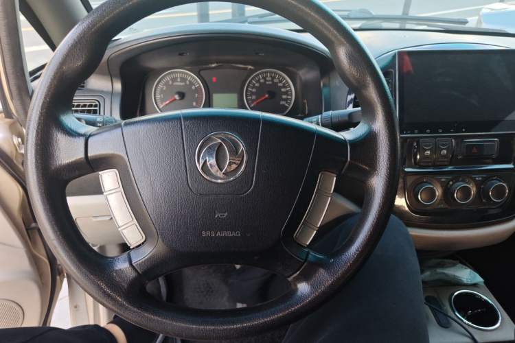 Used FORTHING Lingzhi 2017 M3L 1.6L 7-Seater Comfort Model Steering Wheel