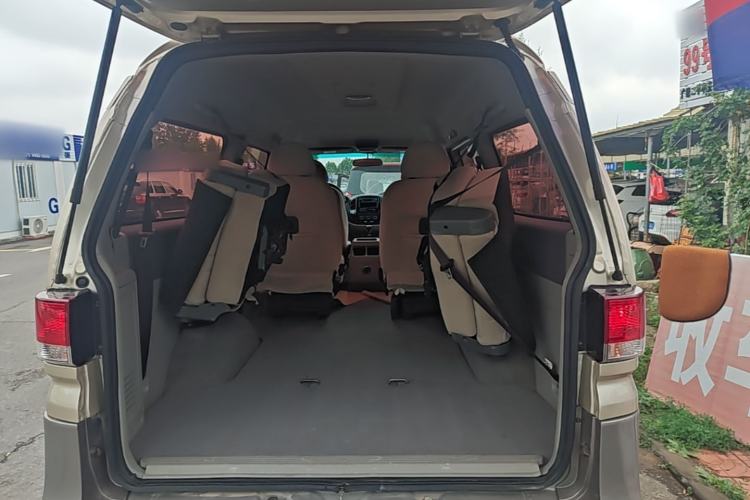 Used FORTHING Lingzhi 2017 M3L 1.6L 7-Seater Comfort Model Trunk