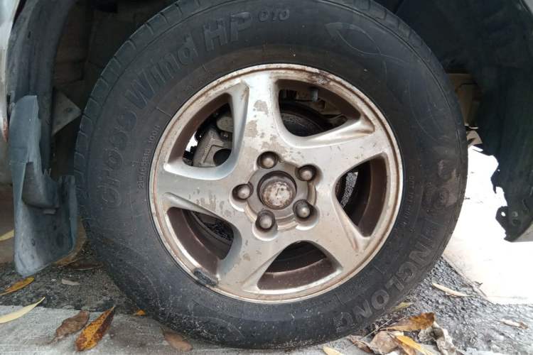 Used FORTHING Lingzhi 2017 Facelifted M3L 1.6L 7-Seater Standard Version Right Front Wheel Hub
