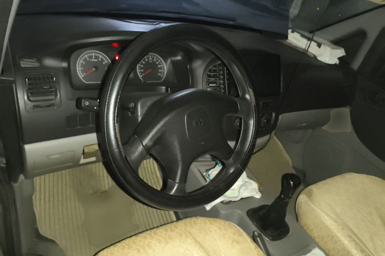 Used FORTHING Lingzhi 2017 V3 1.5L 7-seater Standard Model Center Console