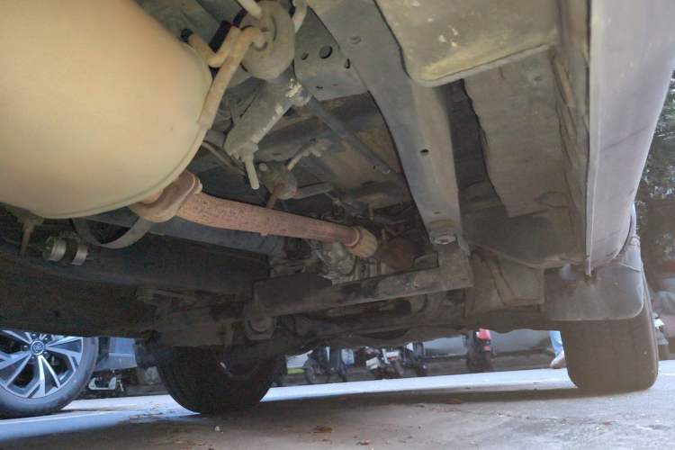 Used FORTHING Lingzhi 2017 M5L 1.6L 7-Seater Standard Model Chassis Front Right