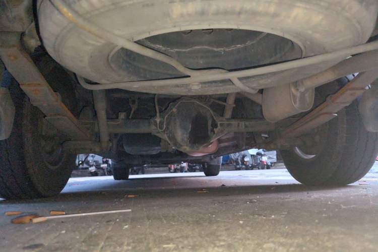 Used FORTHING Lingzhi 2017 M5L 1.6L 7-Seater Standard Model Chassis Rear