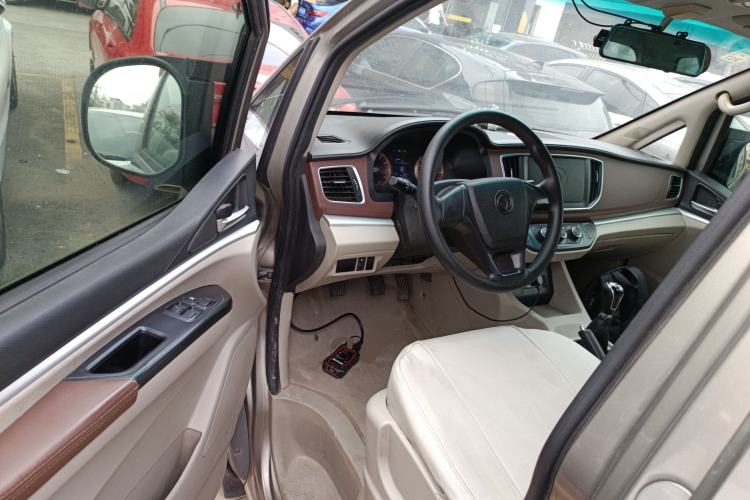 Used FORTHING Lingzhi 2017 M5 1.6L Standard Model Driver Seat